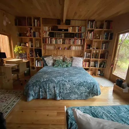 L'aquarium De Proust Sous Les Arbres *